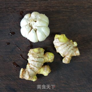 杂味鸭肉煲的做法步骤：3