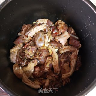 杂味鸭肉煲的做法步骤：5