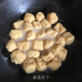 香菇烧油豆腐的做法步骤：1