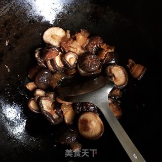 香菇烧油豆腐的做法步骤：4