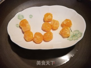 咸蛋黄虾仁豆腐的做法步骤：2