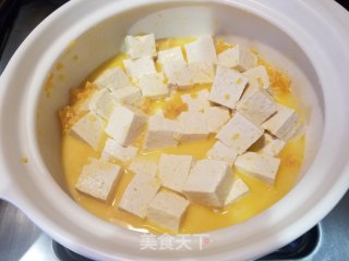 咸蛋黄虾仁豆腐的做法步骤：10