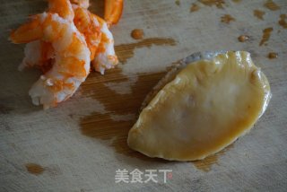 鲍鱼海鲜粥的做法步骤：1