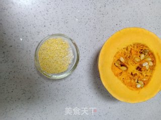 南瓜小米粥的做法步骤：1