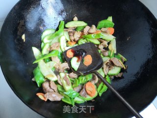 尖椒黄瓜炒肉片的做法步骤：9