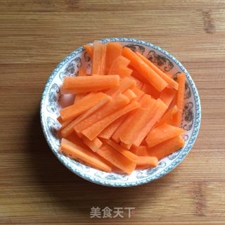 胡萝卜豆角炒肉丝的做法步骤：2