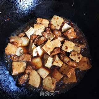 五花肉烧豆腐的做法步骤：7