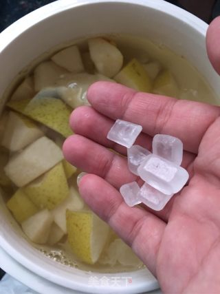 雪梨云耳炖川贝的做法步骤：7