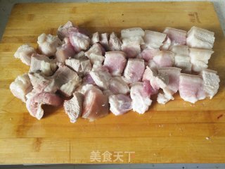 “下酒菜”砂锅红烧肉的做法步骤：3