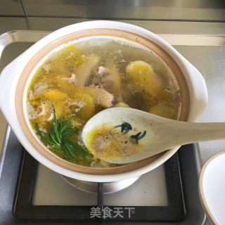 鲜菇炖鸡汤的做法步骤：4