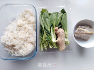 青菜咸肉炒饭的做法步骤：1