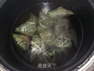 咸蛋黄粽子的做法步骤：19