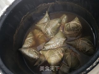 咸蛋黄粽子的做法步骤：21