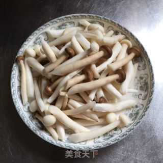 菌菇冬瓜排骨汤的做法步骤：1