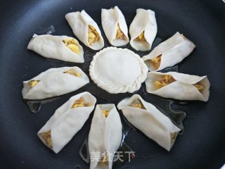 生煎锅贴饺子的做法步骤：7