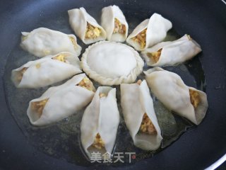 生煎锅贴饺子的做法步骤：8