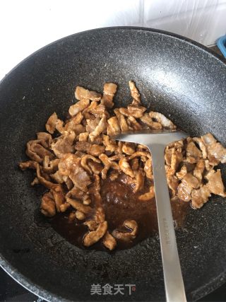 生菜肉丝包饭的做法步骤：5