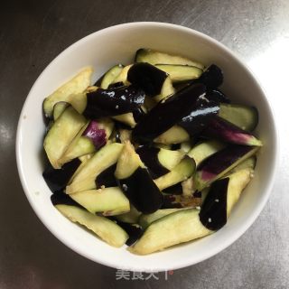 青椒炒茄子的做法步骤：6