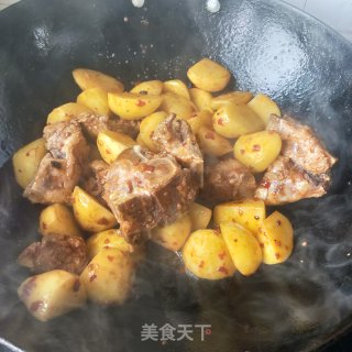 川味土豆芸豆烧排骨的做法步骤：8