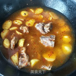 川味土豆芸豆烧排骨的做法步骤：9