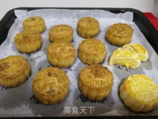 传统月饼(不用转化糖浆和枧水)的做法步骤：10