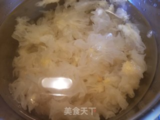 雪耳乌鸡汤的做法步骤：9