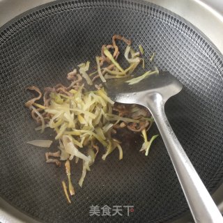 “榨菜”榨菜肉丝面的做法步骤：16