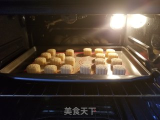 单黄酥皮月饼的做法步骤：13