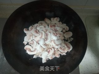 口蘑炒肉片的做法步骤：4