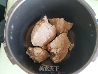 卤牛肉的做法步骤：8