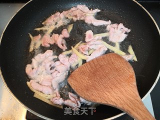 西芹炒肉的做法步骤：11