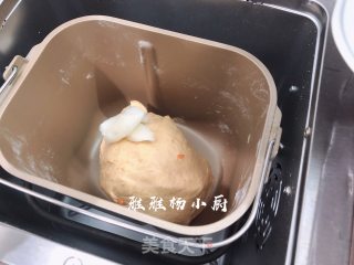 胡萝卜粉丝酸菜肉末包子的做法步骤：5