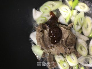 大葱爆炒白切牛肉的做法步骤：5