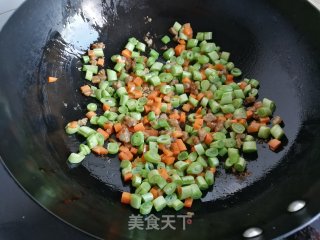 牛肉豆角炒饭的做法步骤：4