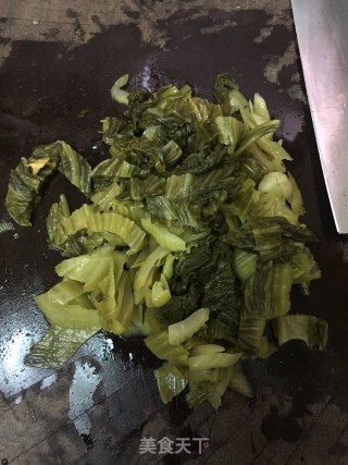 番茄酸菜炒里脊肉的做法步骤：4