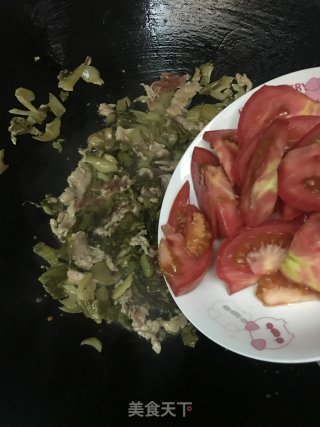 番茄酸菜炒里脊肉的做法步骤：10