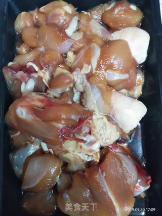 香菇蒸鸡腿的做法步骤：1