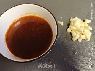 酸辣娃娃菜的做法步骤：2