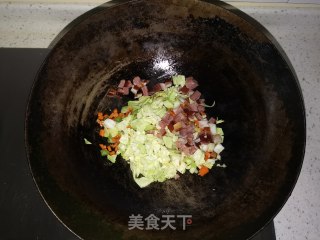 腊肉杂蔬炒饭的做法步骤：6