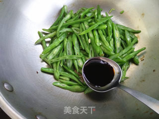 香菇烧豆角的做法步骤：4