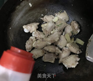 毛豆烧鸭翅的做法步骤：6