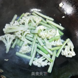 花菜炒豆角的做法步骤：3