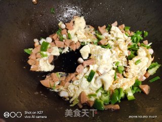 虾仁青椒蛋炒饭的做法步骤：5