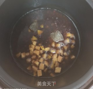 红豆红薯糯米丸子汤的做法步骤：3