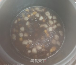 红豆红薯糯米丸子汤的做法步骤：5