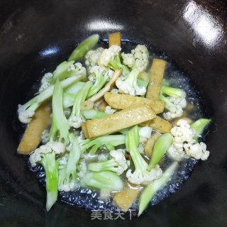 花菜炒豆干的做法步骤：5