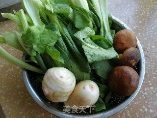 毛芋青菜炒饭的做法步骤：1