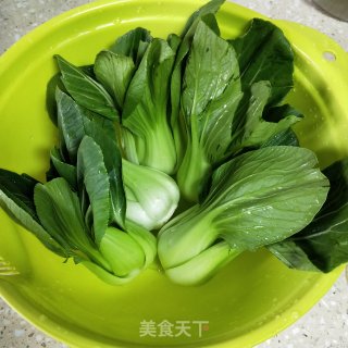 浇汁青菜的做法步骤：1