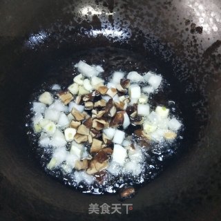 牛肉炒黄豆的做法步骤：5