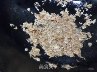 家常韭菜鸡蛋虾皮大包子的做法步骤：4